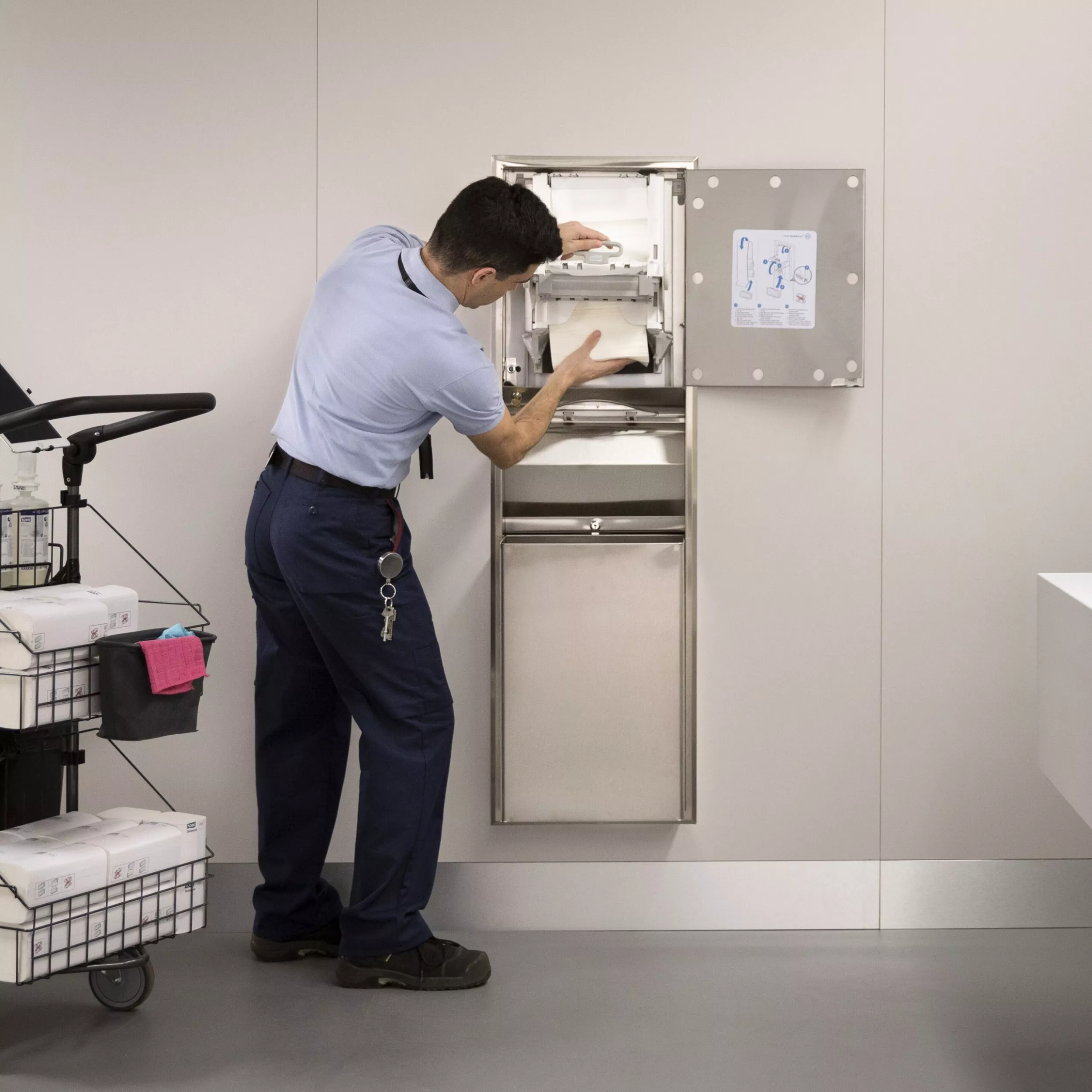 Tork PeakServe® Kleines Modul für Papierhandtuch-Einbauschränke H5, hohe Kapazität, 552511
