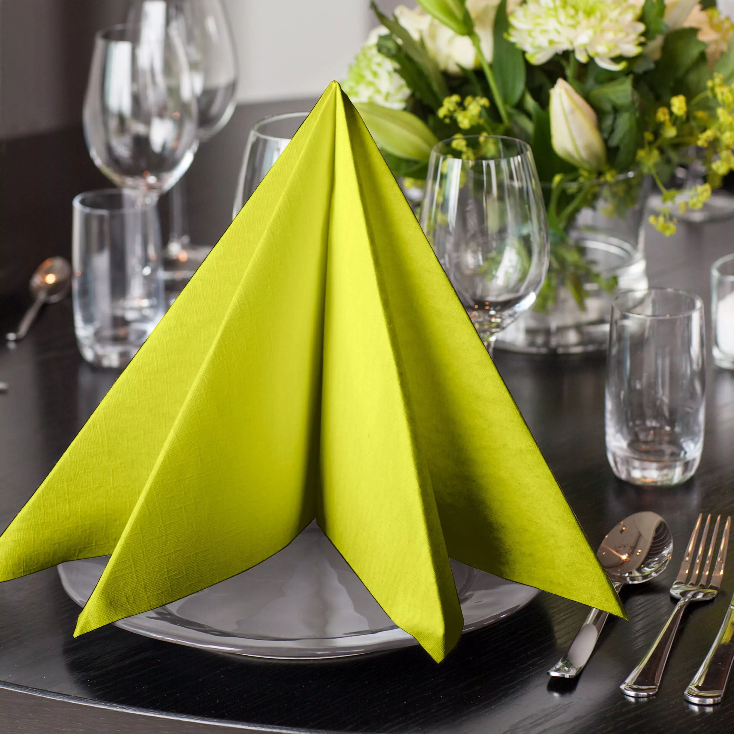 Tork LinStyle® Dinnerservietten Pistazie, 1/8‑Falz, 40 cm × 39 cm, 12 × 50 Servietten, 478163