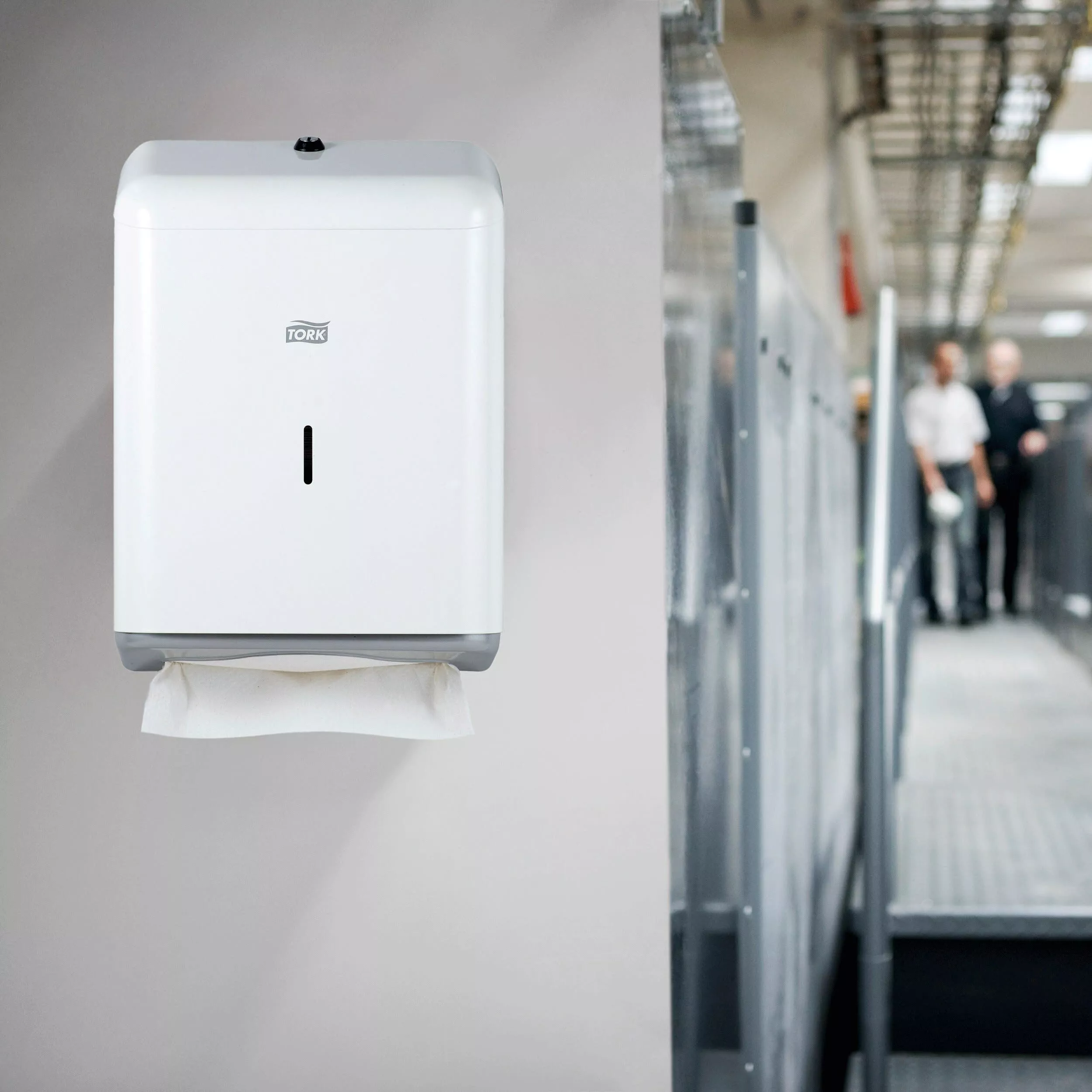 Tork Spender für Zickzack Handtücher Weiß H3, Metall-Design, 208140