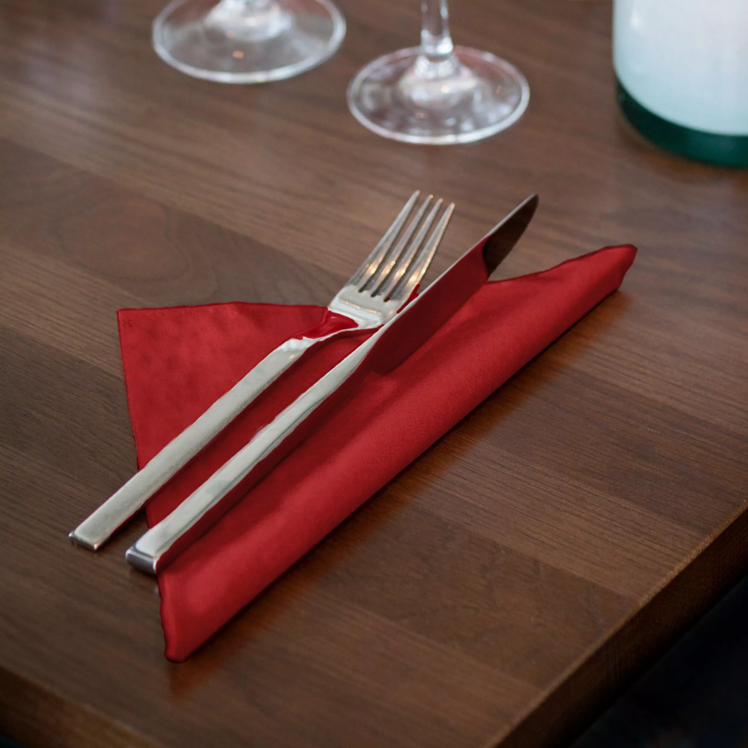 Tork Lunchserviette Rot, 1/4‑Falz, 1‑lagig, 32 cm × 32 cm, 8 × 500 Servietten, 509307