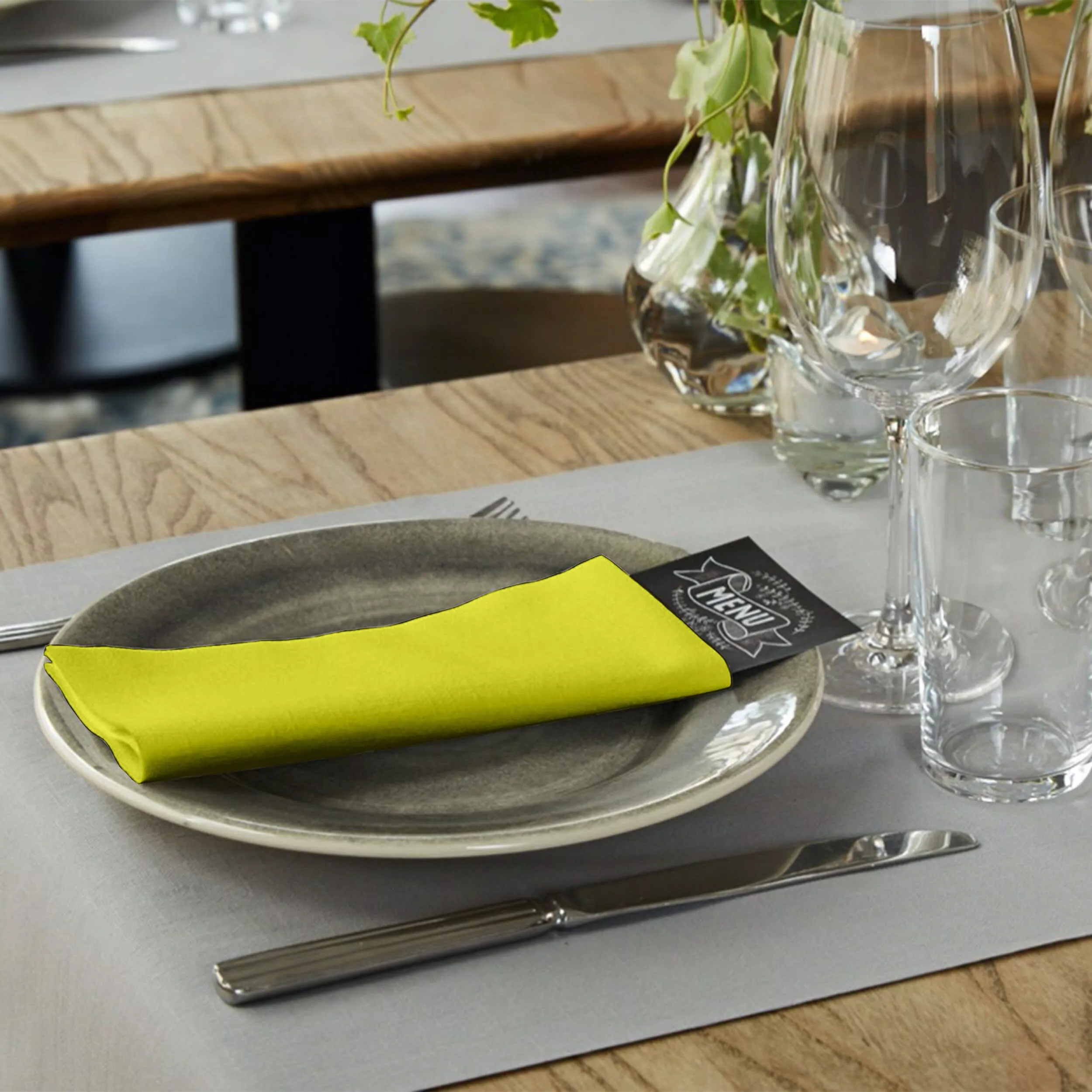 Tork LinStyle® Dinnerservietten Pistazie, 1/4‑Falz, 39 cm × 39 cm, 12 × 50 Servietten, 478876