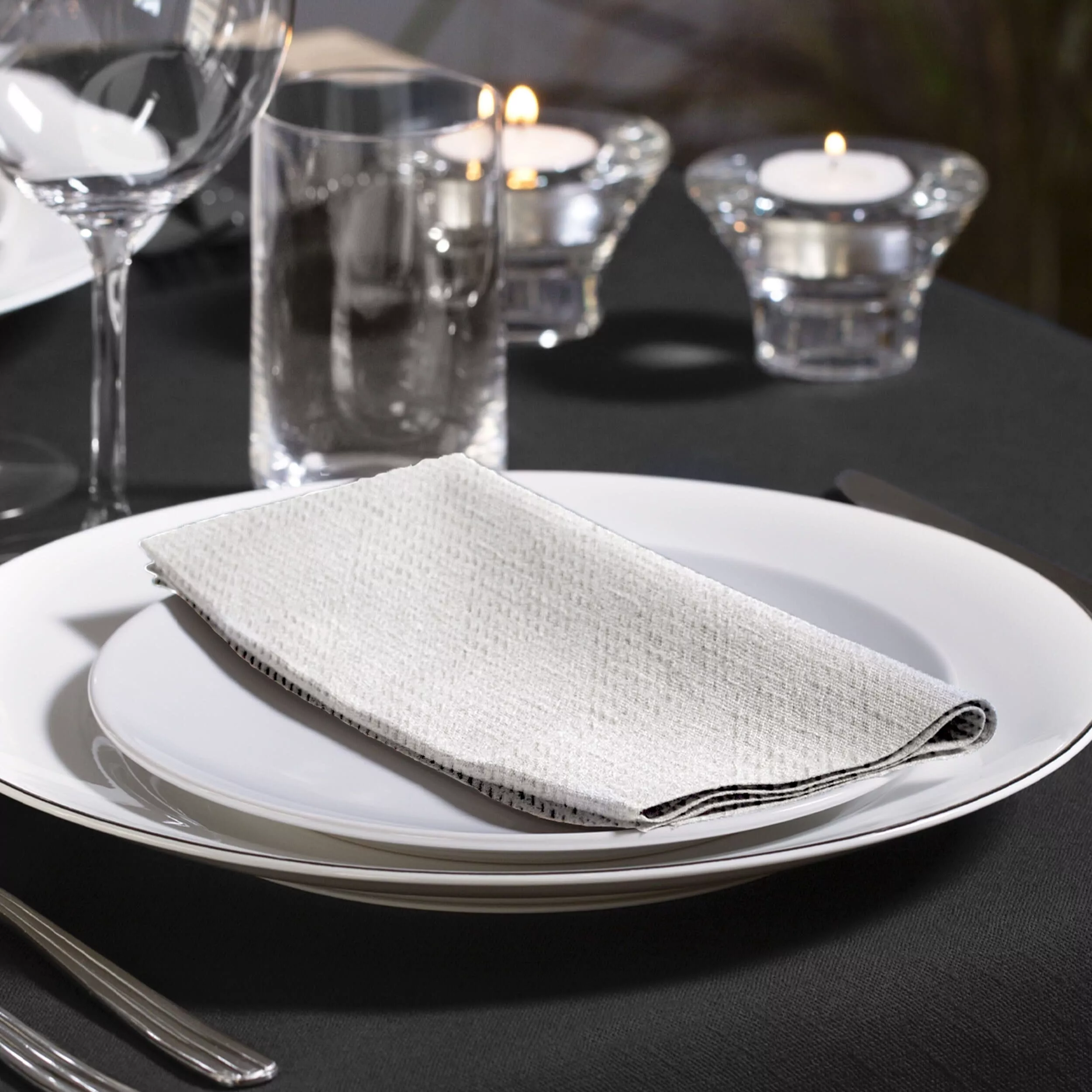 Tork Textured Dinnerserviette Weiß, 1/8-Falz, 2-lagig, 39.5 cm × 39 cm, 20 × 50 Servietten, 509420